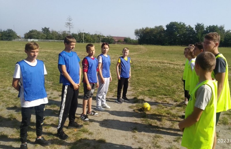 Пліч-опліч (1)